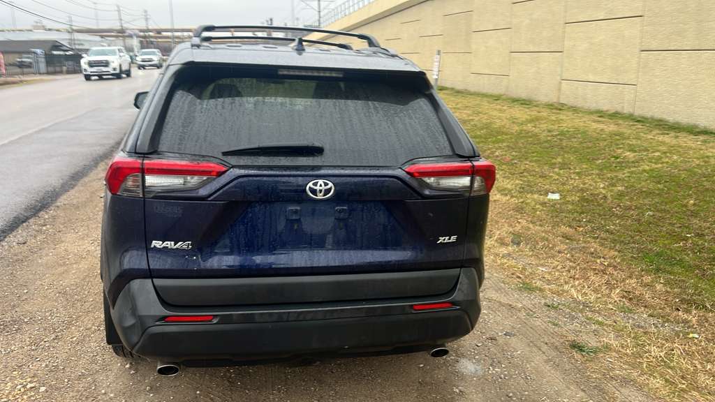2019 Toyota RAV 4 XLE Premium — photo 1