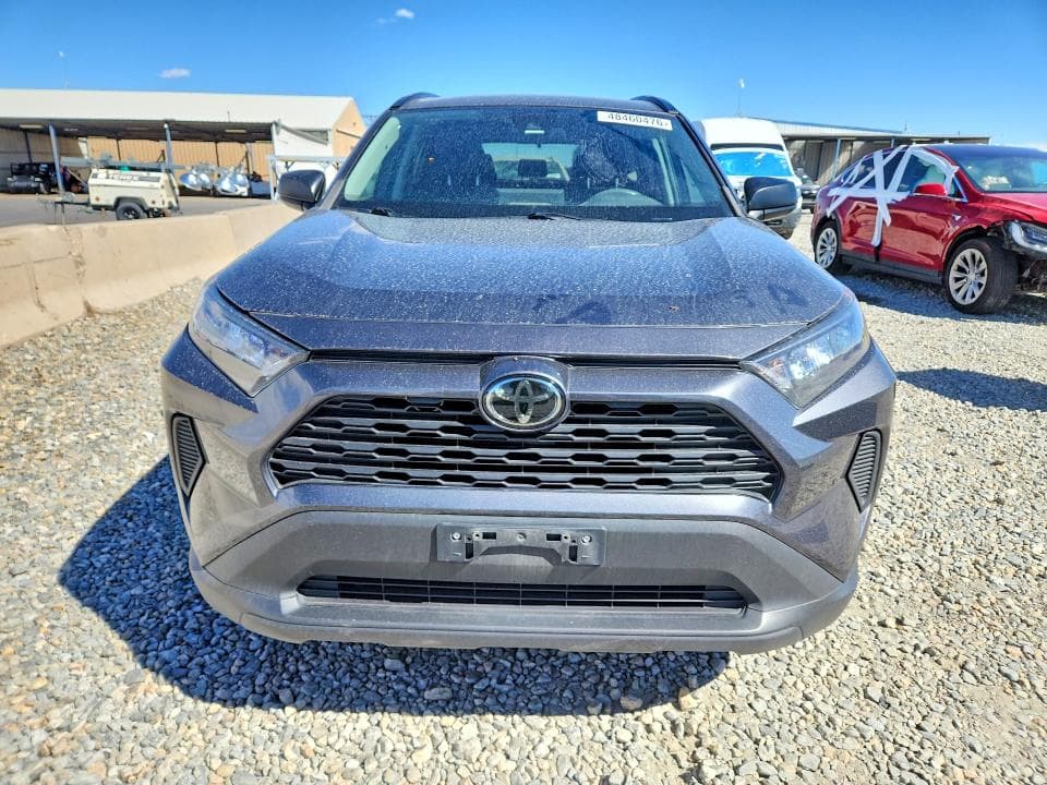 2020 Toyota RAV 4 LE — photo 1