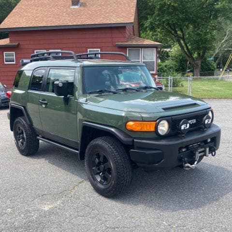 2011 Toyota FJ Cruiser — photo 1